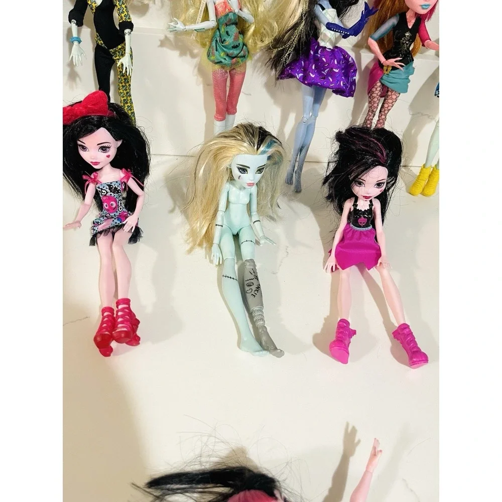 Monster High Dolls Lot‎